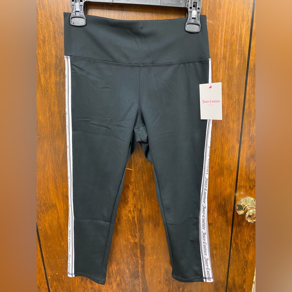 NWT $45.00 Juicy Couture Sport Leggings Size Medium Black With Side Leg Graphic